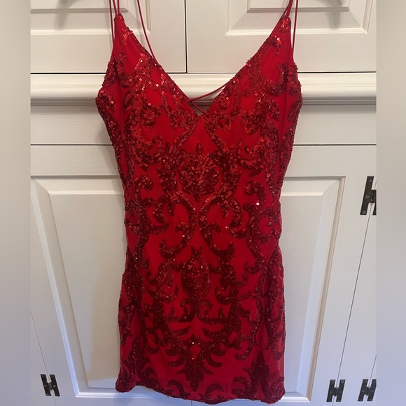Windsor Red Dress - Picture 1 of 3
